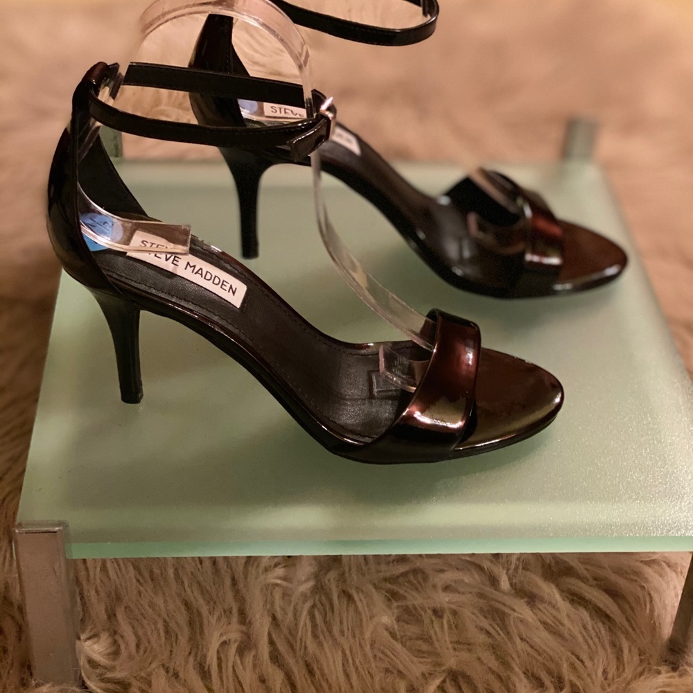Steve Madden Patent Leather Ankle Strap Sandal - Picture 6 of 7